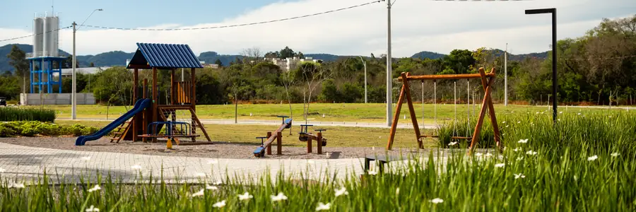 Playground e jardim do ARBO Village Park